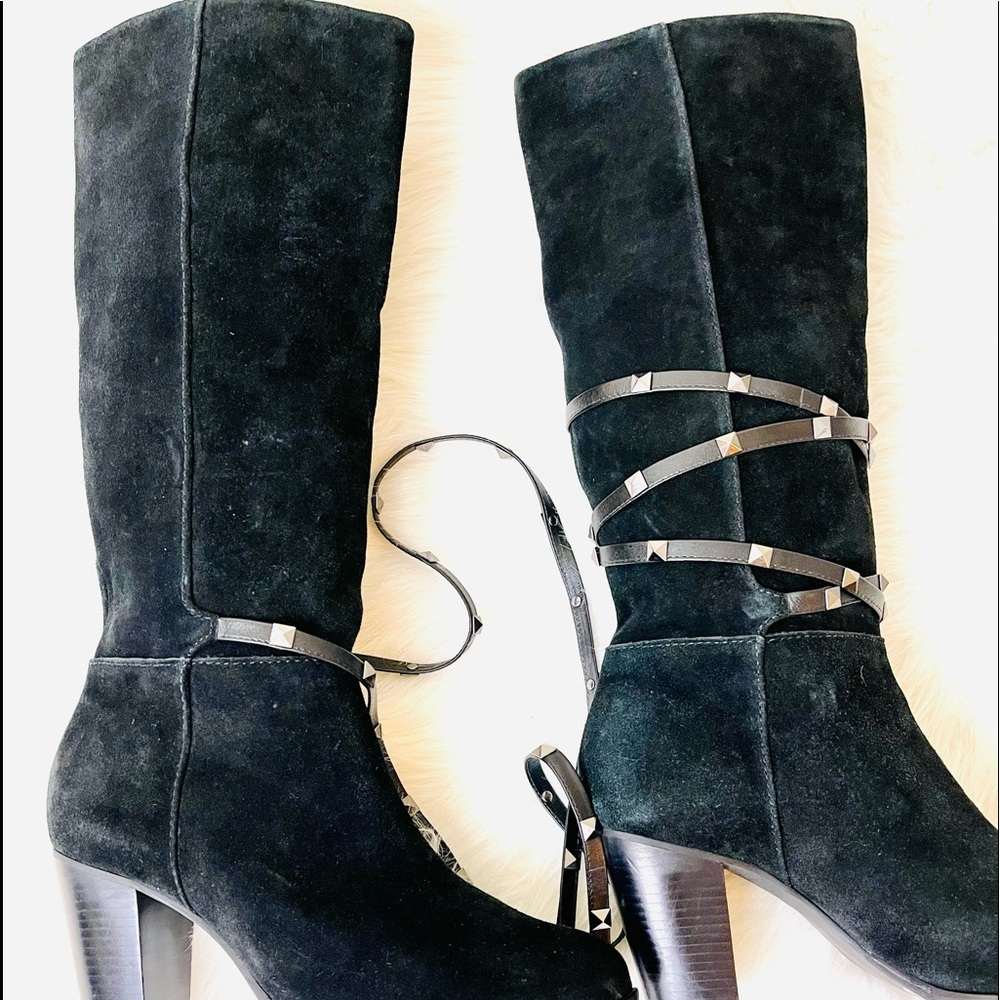 NWOT Antonio Melani boots.